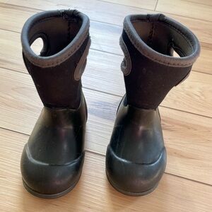 Classic toddler Bogs boot